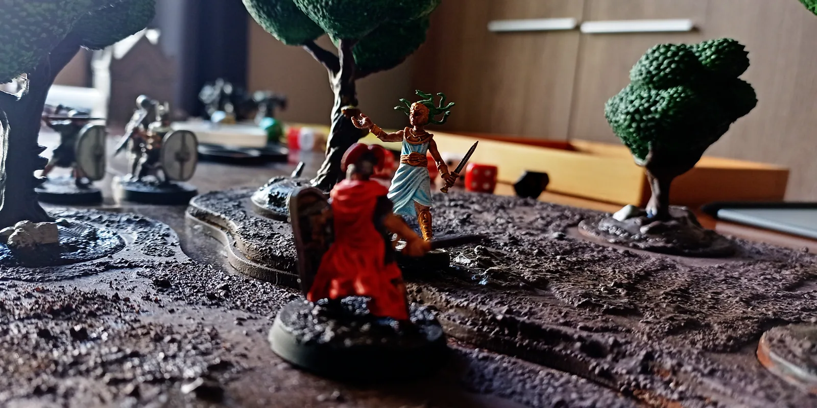 Medusa fights a Roman commander.